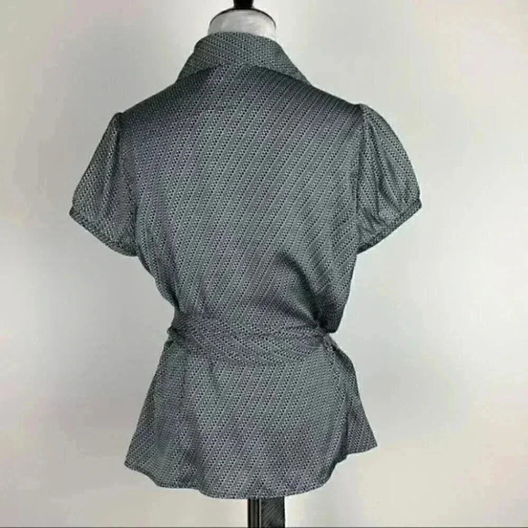 Ann Taylor Loft top size 12P black white geometric - Picture 5 of 10